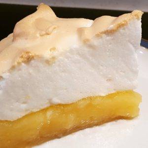 lemon mering pie slice