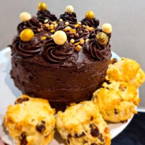 learn to bake scones and chocolate cake 